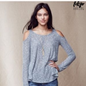 ⌛️ Cold Shoulder Top 1/16